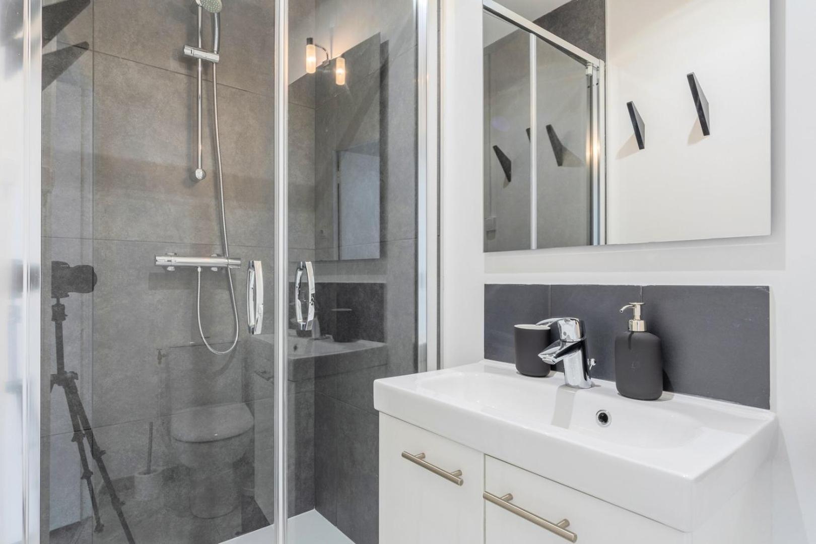 Bright 3-Bedroom 2-Bathroom Flat Lille Eksteriør bilde